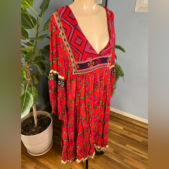 Free People | Dresses | Free People Bold Blooms Maxi Dress W Metallic Hem  Heavy Embroidery Ml | Poshmark